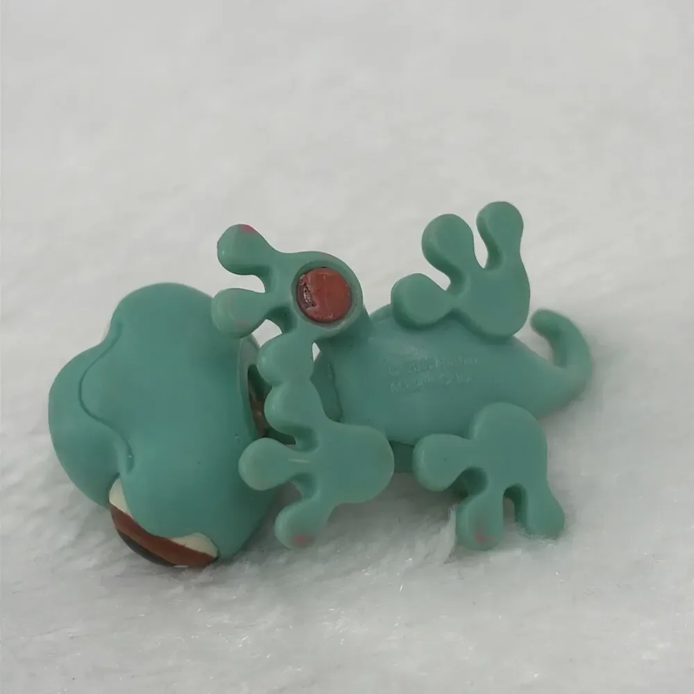 Littlest Pet Shop Clear Portable Globe, Axolotl #80, Gecko #11, Jan Bunnyton LPS